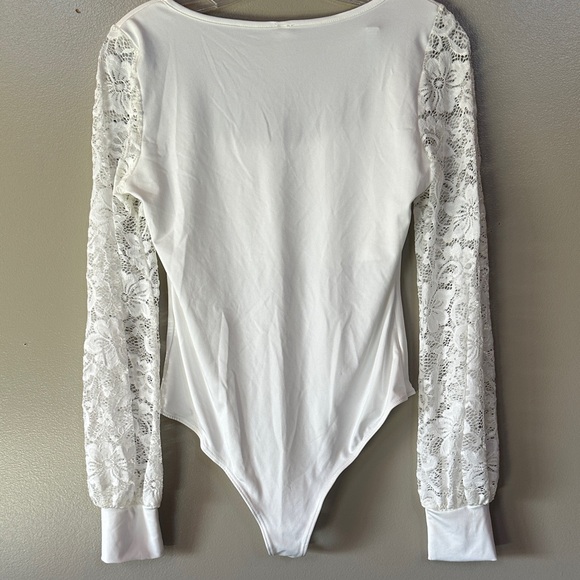 Elegant White Lace Sleeve Bodysuit - Picture 5 of 5